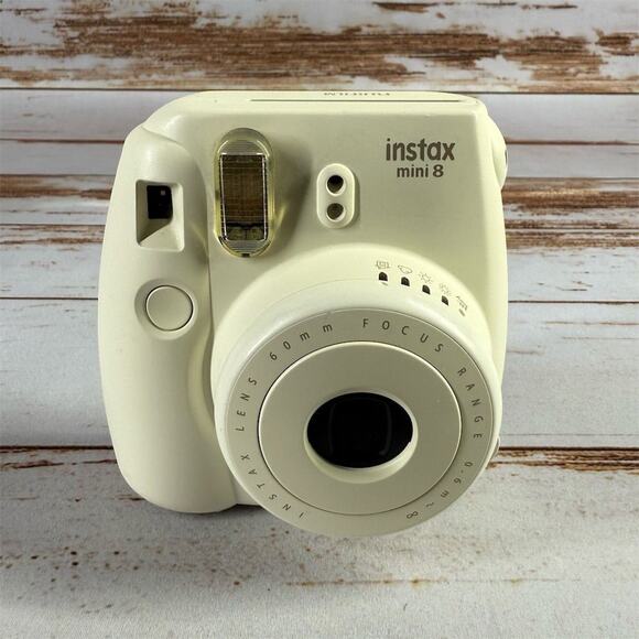 Fujifilm Other - Fujifilm Instax Mini 8 Instant Film Camera White Built-in Flash
